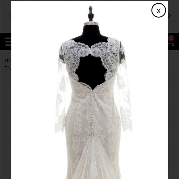 Long sleeve lace wedding dress w/ detachable train - Picture 5 of 8